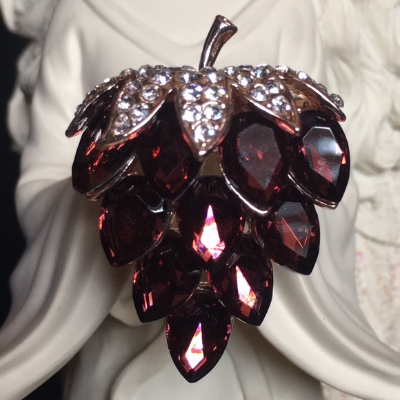 Grapes Teardrop Crystal Brooch - Picture 2 of 16